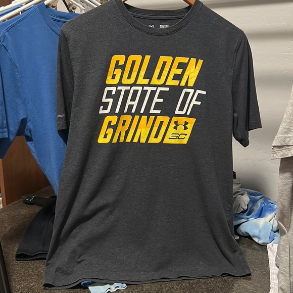 Golden State Warriors Under Armor T-Shirt Loose Fit Size medium Euc - Picture 1 of 3